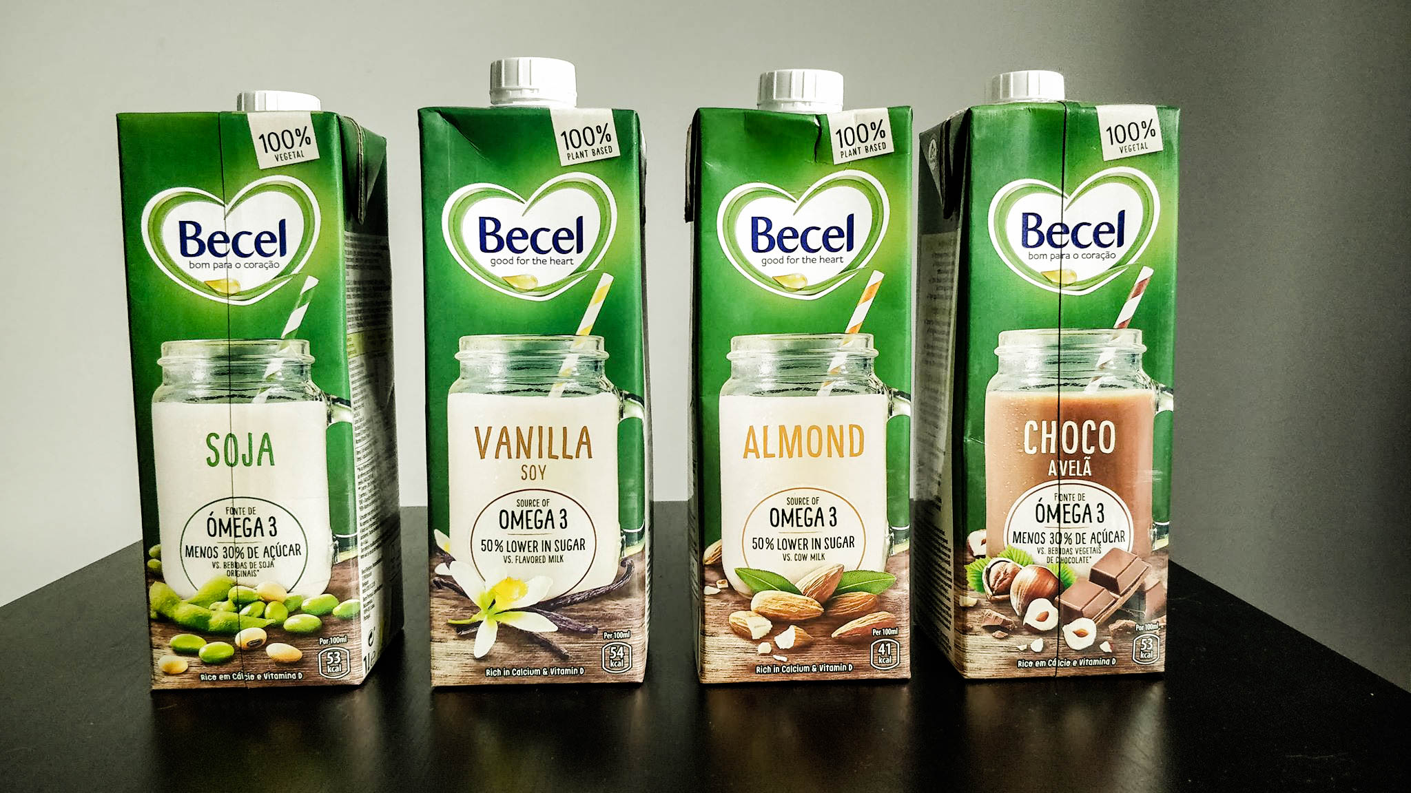 Becel brengt melk op de markt met 4 smaakvarianten.
