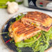 Krokante Italiaanse croque met slaatje.